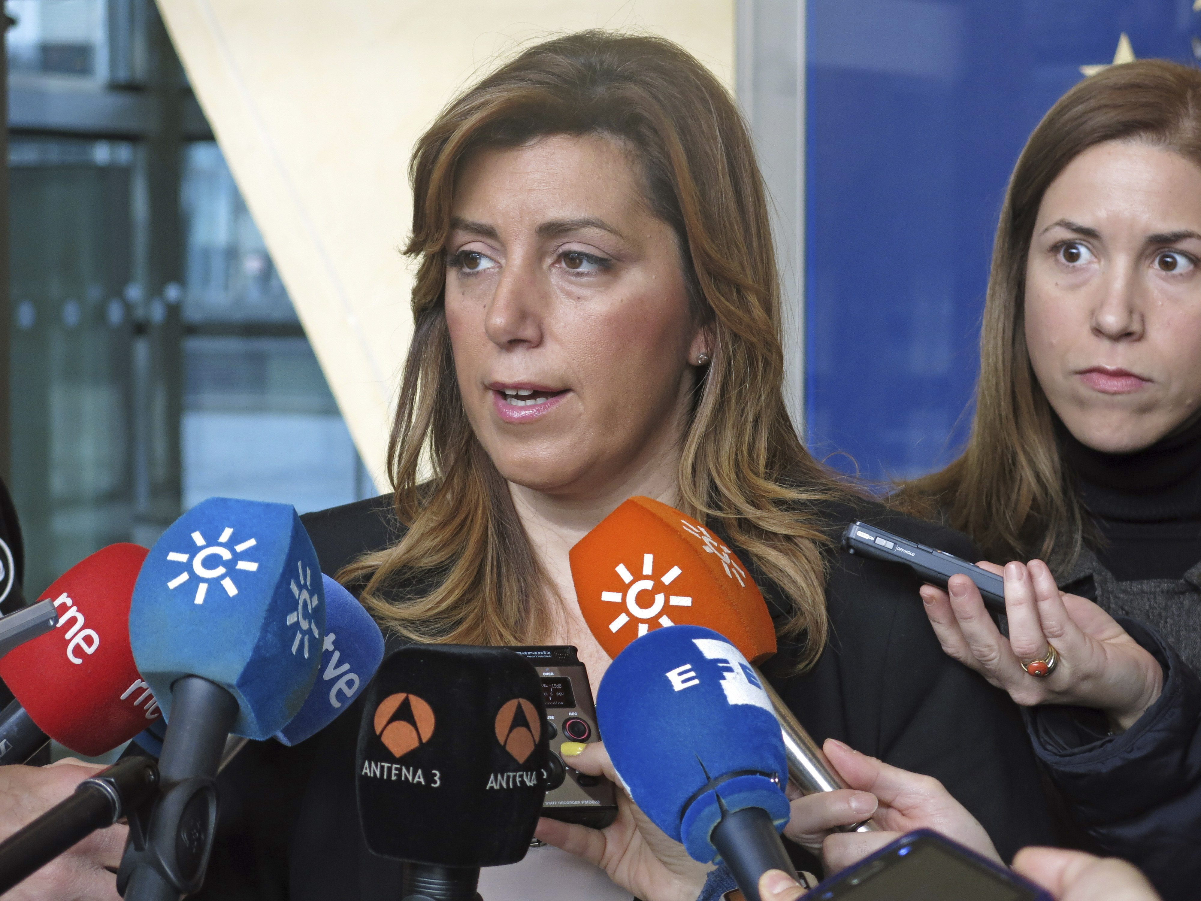 Susana Díaz pide la reforma de la Constitución y acusa al PP de mentir