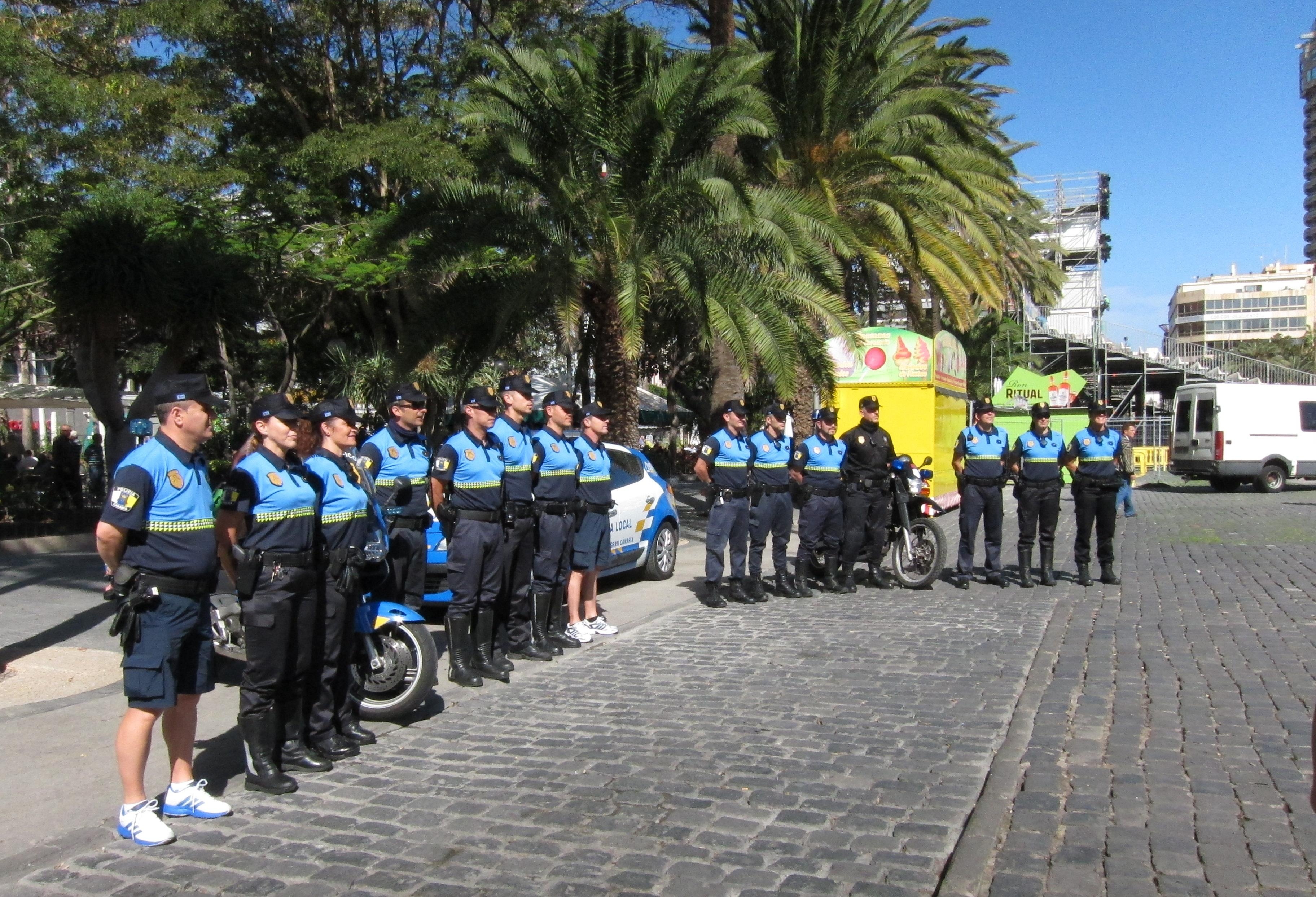 La Policía Local de Las Palmas de Gran Canaria unifica su imagen externa con el resto de cuerpos locales de Canarias