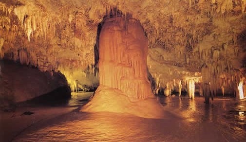 La entrada a la Cueva de Pozalagua de Karrantza costará la mitad a quienes acudan disfrazados este sábado