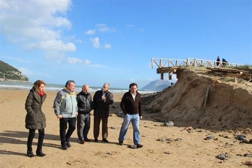 Medio Ambiente inicia en Laredo las obras para reparar los daños del temporal en Cantabria