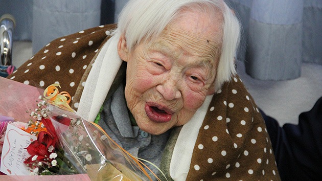 La mujer más vieja del mundo recomienda sushi y dormir para vivir mucho