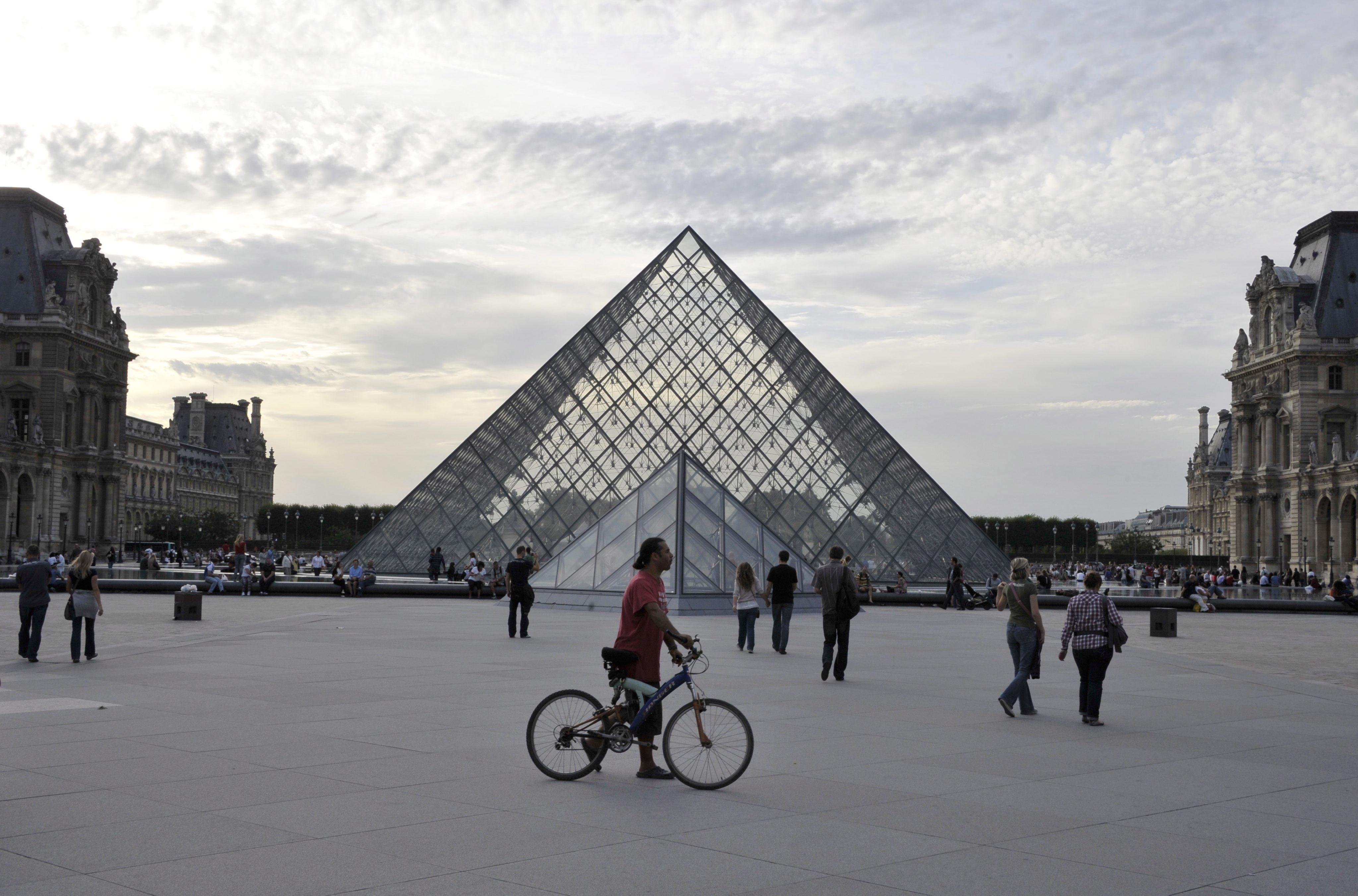 El transporte público de París será gratuito para rebajar la contaminación