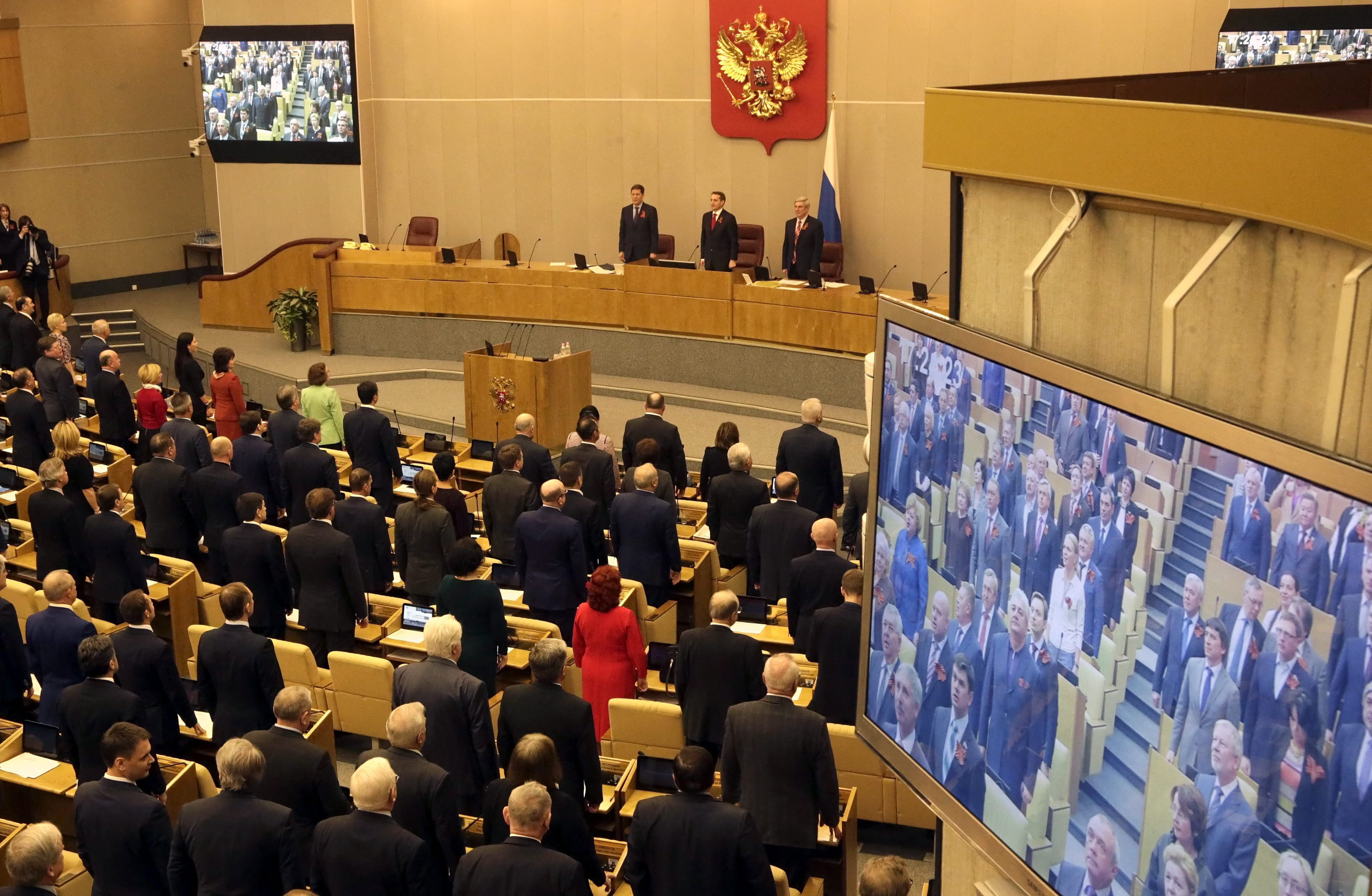 Piden expulsar de la Duma al único diputado que votó en contra de la anexión de Crimea