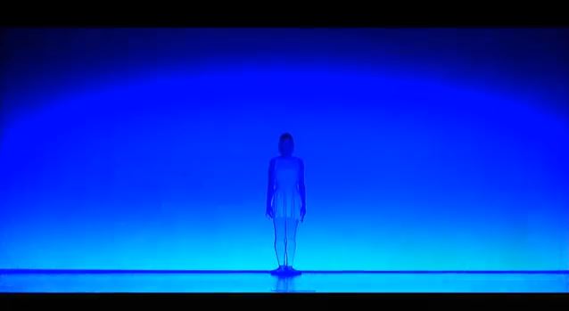Danza y luces combinadas en este espectacular vídeo