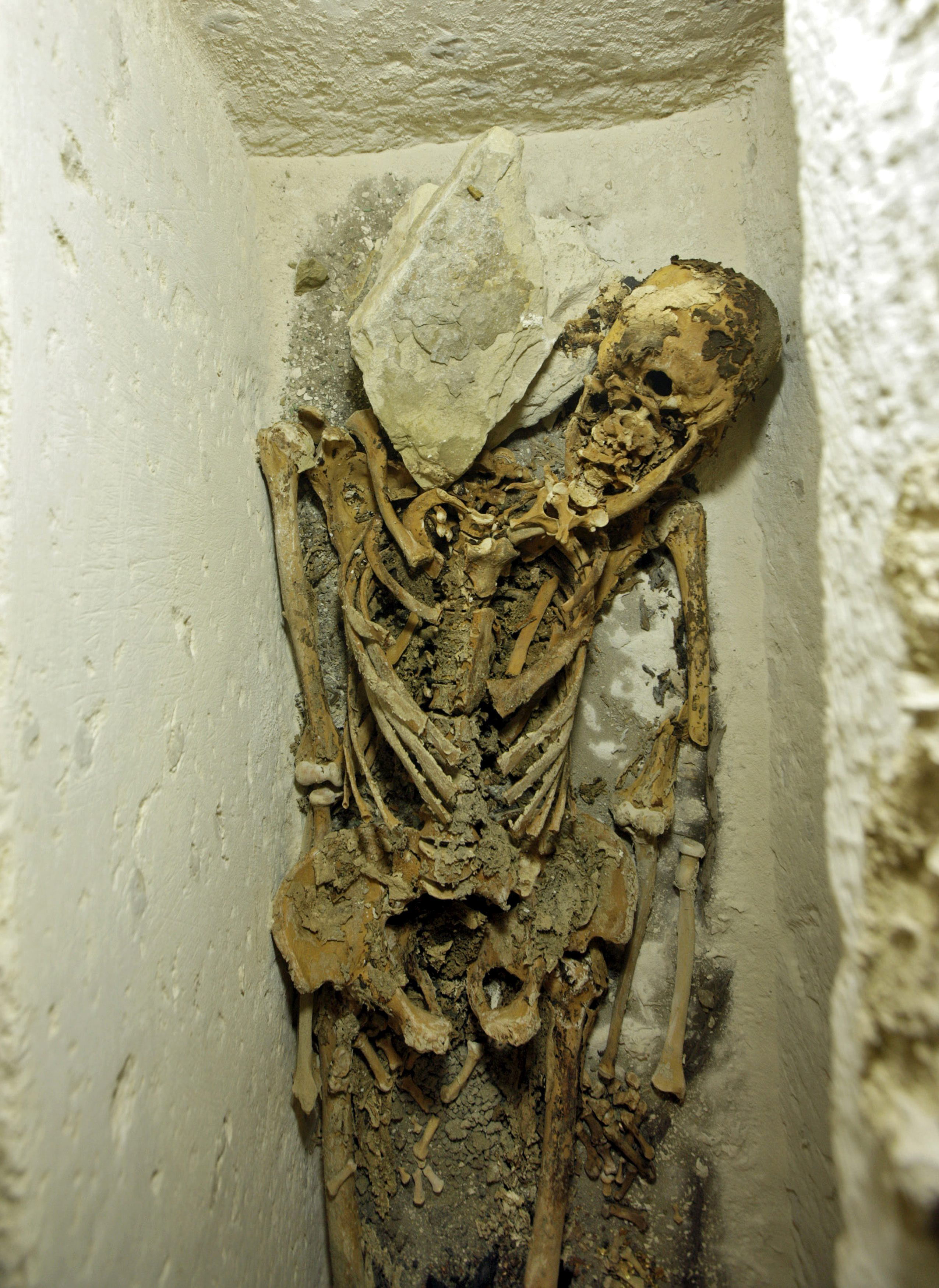 Descubren el sarcófago y la momia de un sacerdote faraónico de la V dinastía
