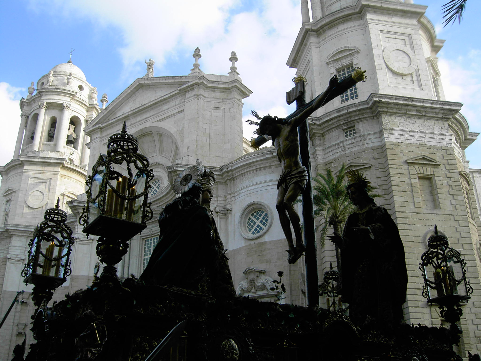 Horarios e Itinerarios de las procesiones de Cádiz en Semana Santa 2014