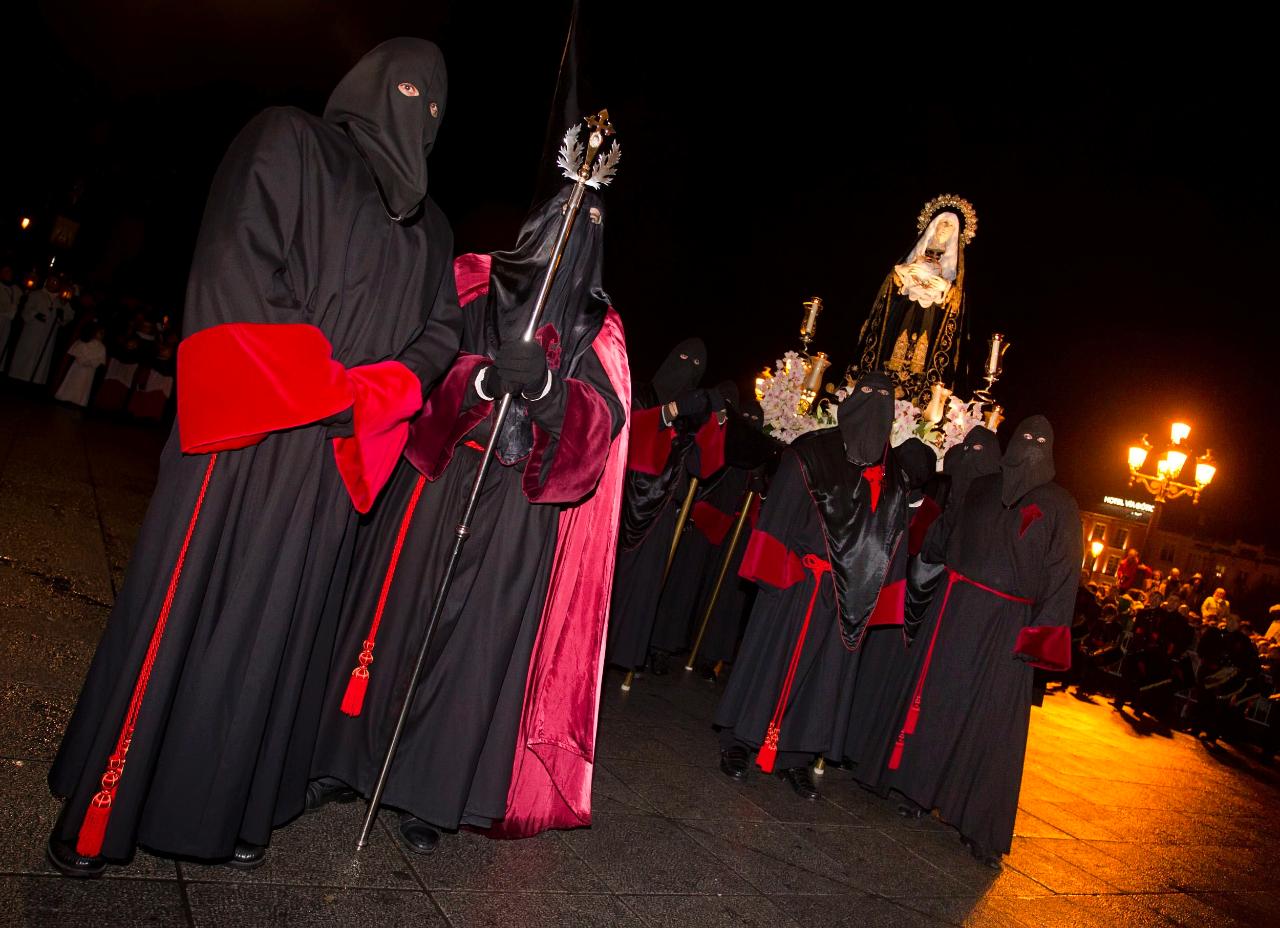 Horarios e Itinerarios de las procesiones de Burgos en Semana Santa 2014