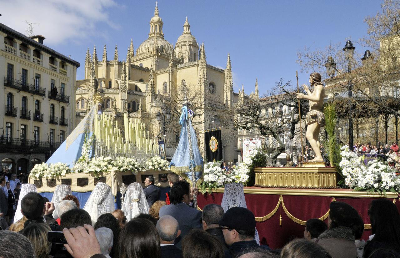 Horarios e Itinerarios de las procesiones de Segovia en Semana Santa 2014