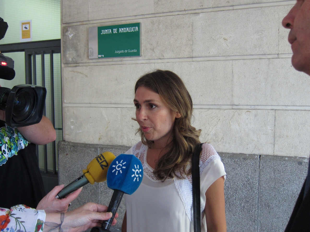 Laura Gómiz asegura que ordenó demandar a Juana Martín por «incumplimientos» en el pago de las ayudas