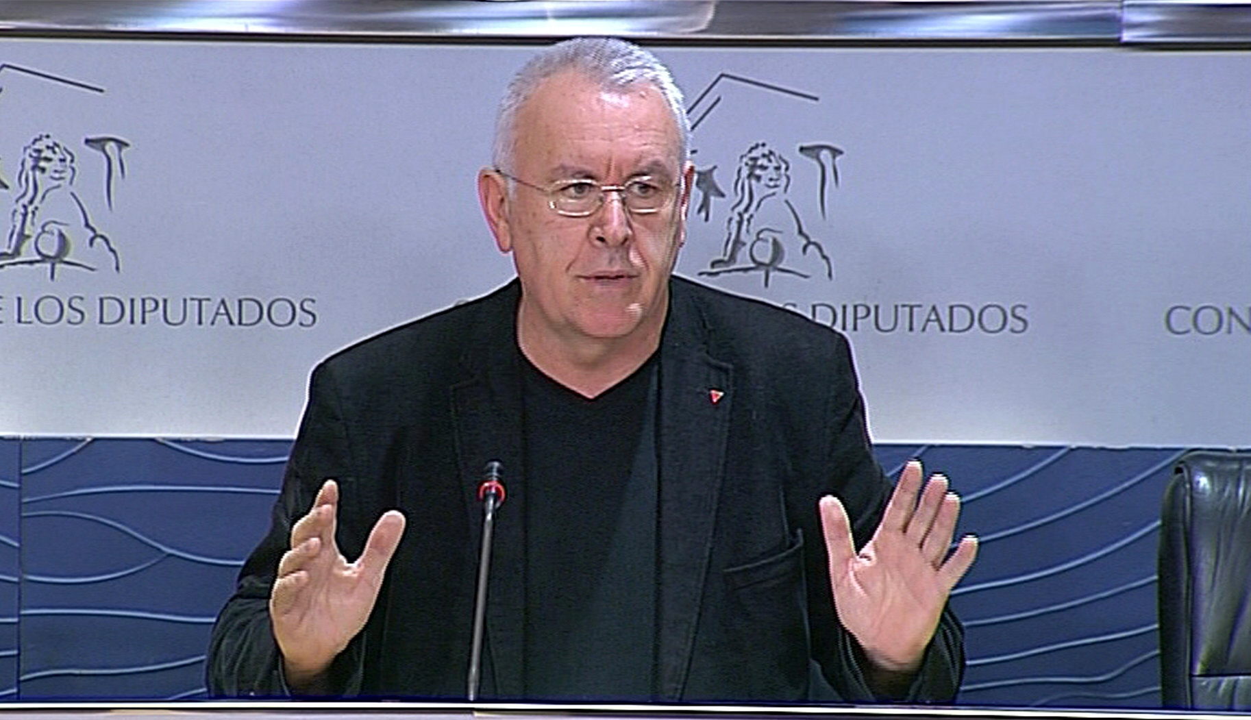 Lara y la dirección de IULV-CA debaten su permanencia en el Gobierno andaluz