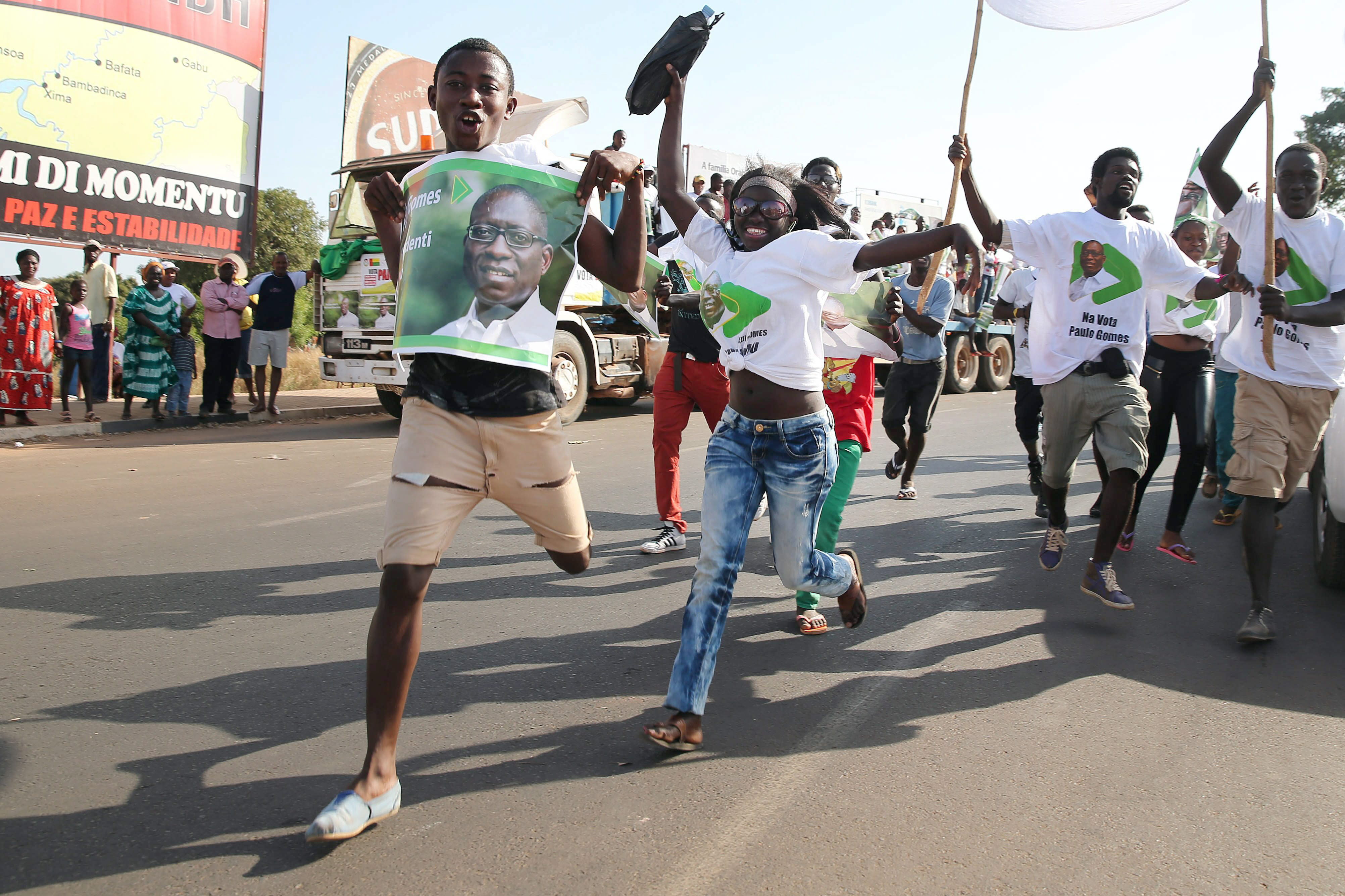 Largas colas para votar en Guinea Bissau en los primeros comicios tras golpe