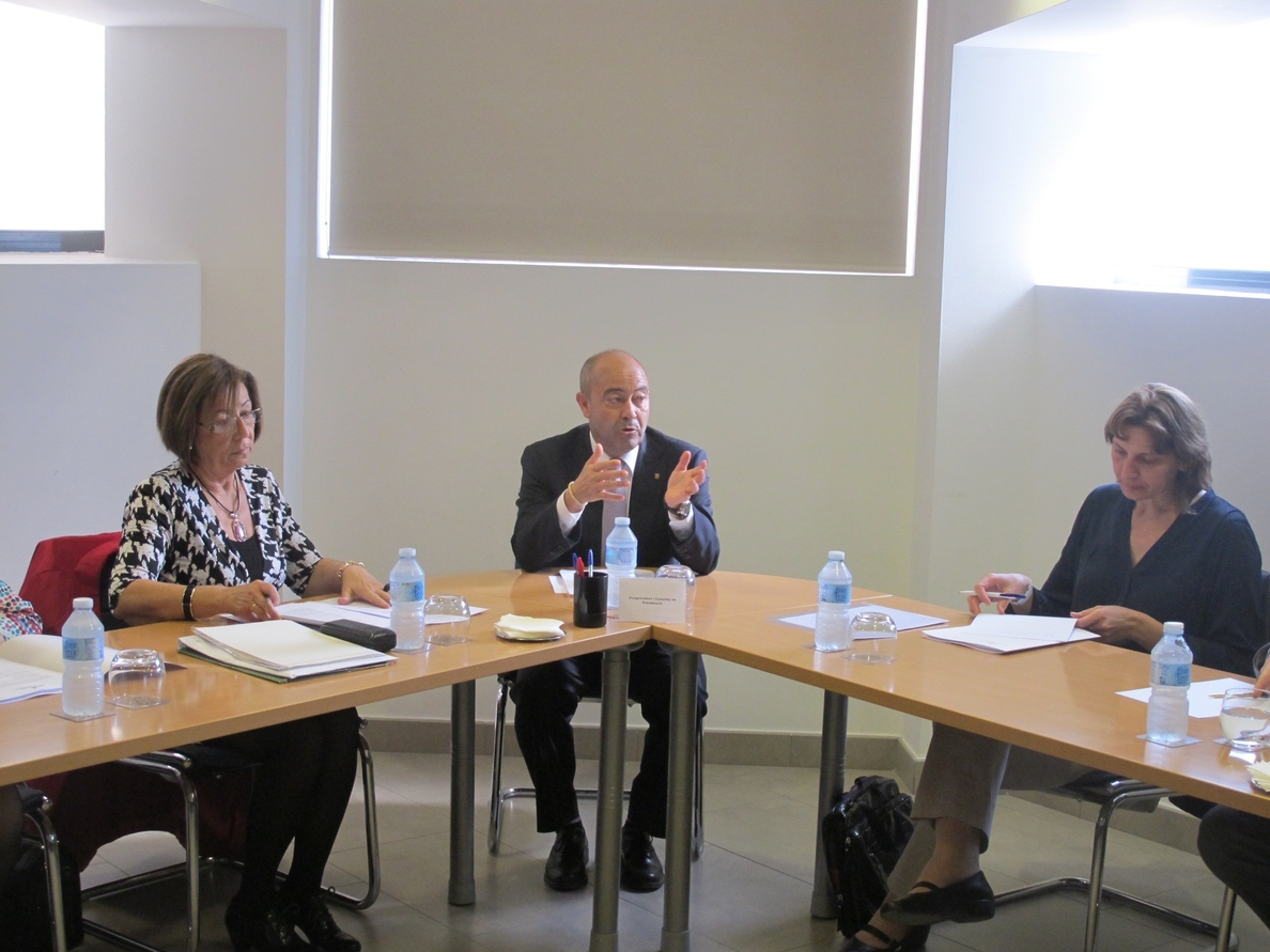Gómez asiste a la primera reunión de la Comisión Asesora que desarrollará el derecho civil de Baleares