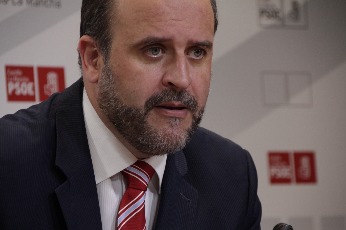 PSOE preguntará a Junta en las Cortes por qué no presenta recurso de inconstitucionalidad a la Ley del Sector Eléctrico