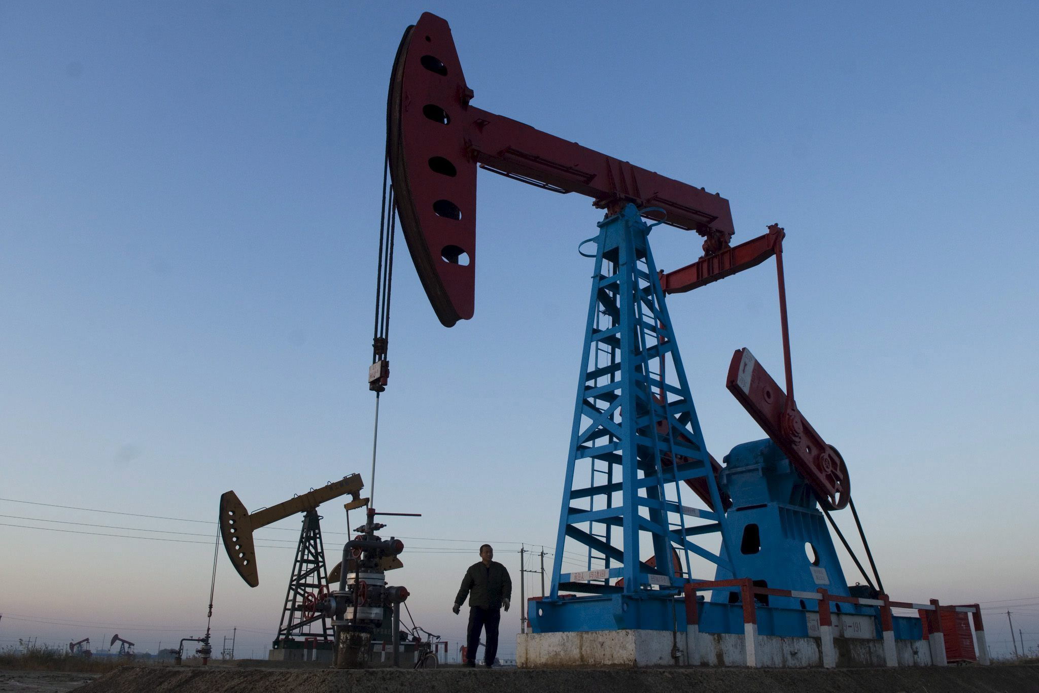 Los precios del petróleo se disparan en Asia por la tensión en Rusia y Ucrania