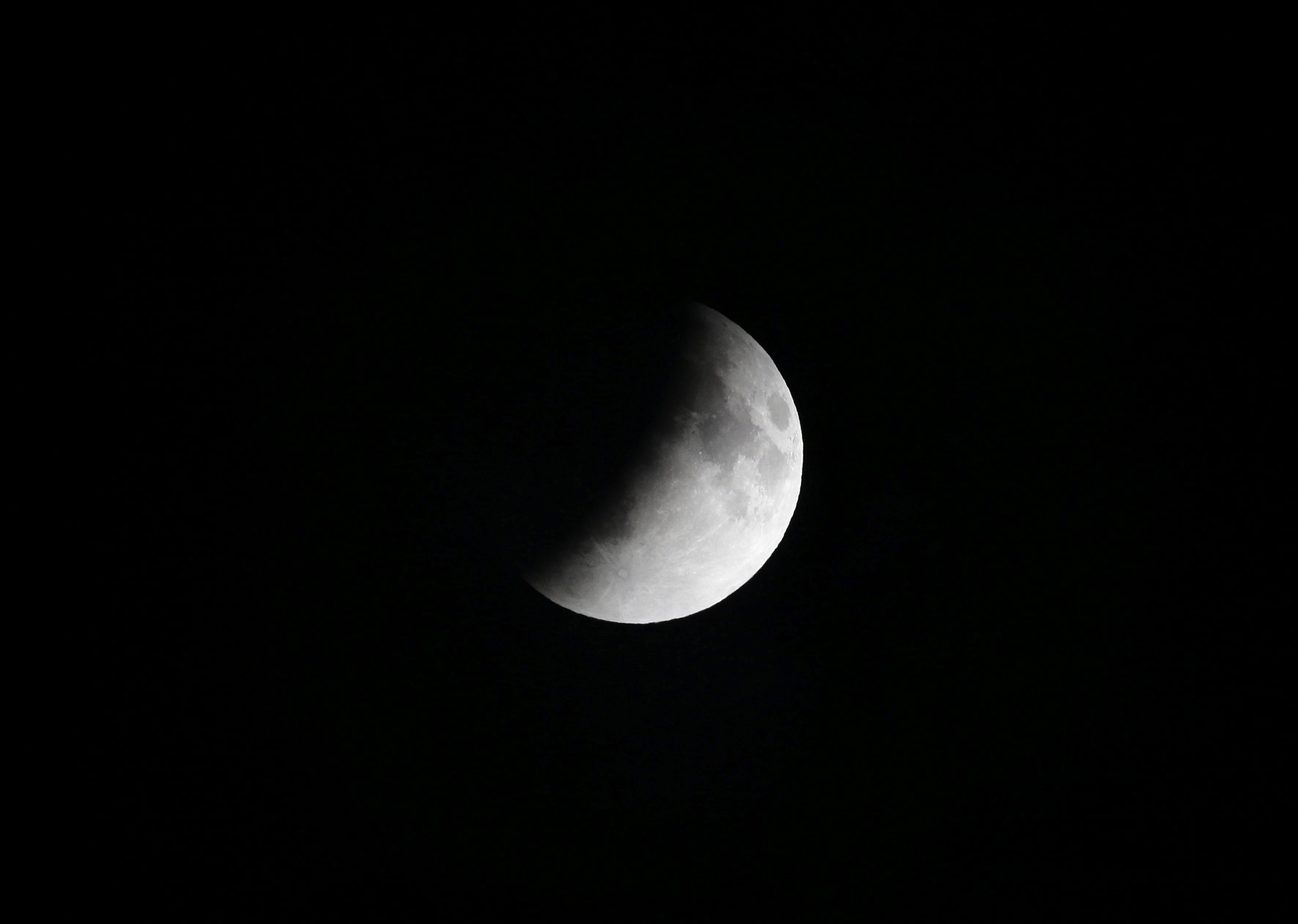 El eclipse lunar que se vio en las Américas duró una hora y 18 minutos