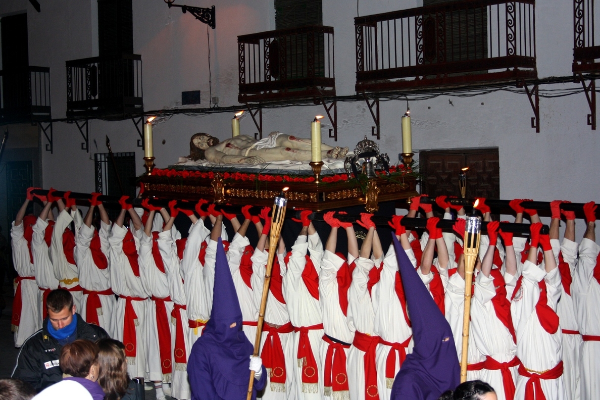 S.Hermandades de Yunquera de Henares apuran los últimos ensayos para la procesión del Santo Entierro
