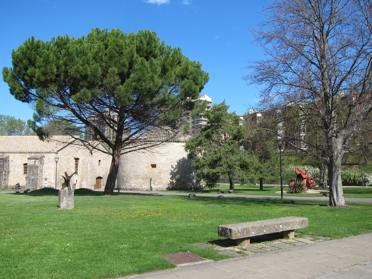 La Ciudadela de Pamplona acoge hasta el 18 de mayo la exposición de Iñaki Zaragüeta »Más madera»