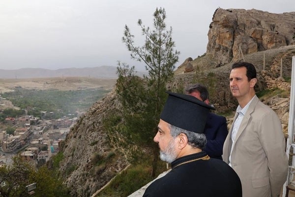 Al Assad ratifica el control de Damasco sobre la frontera con Líbano con una rara visita pascual a Malula