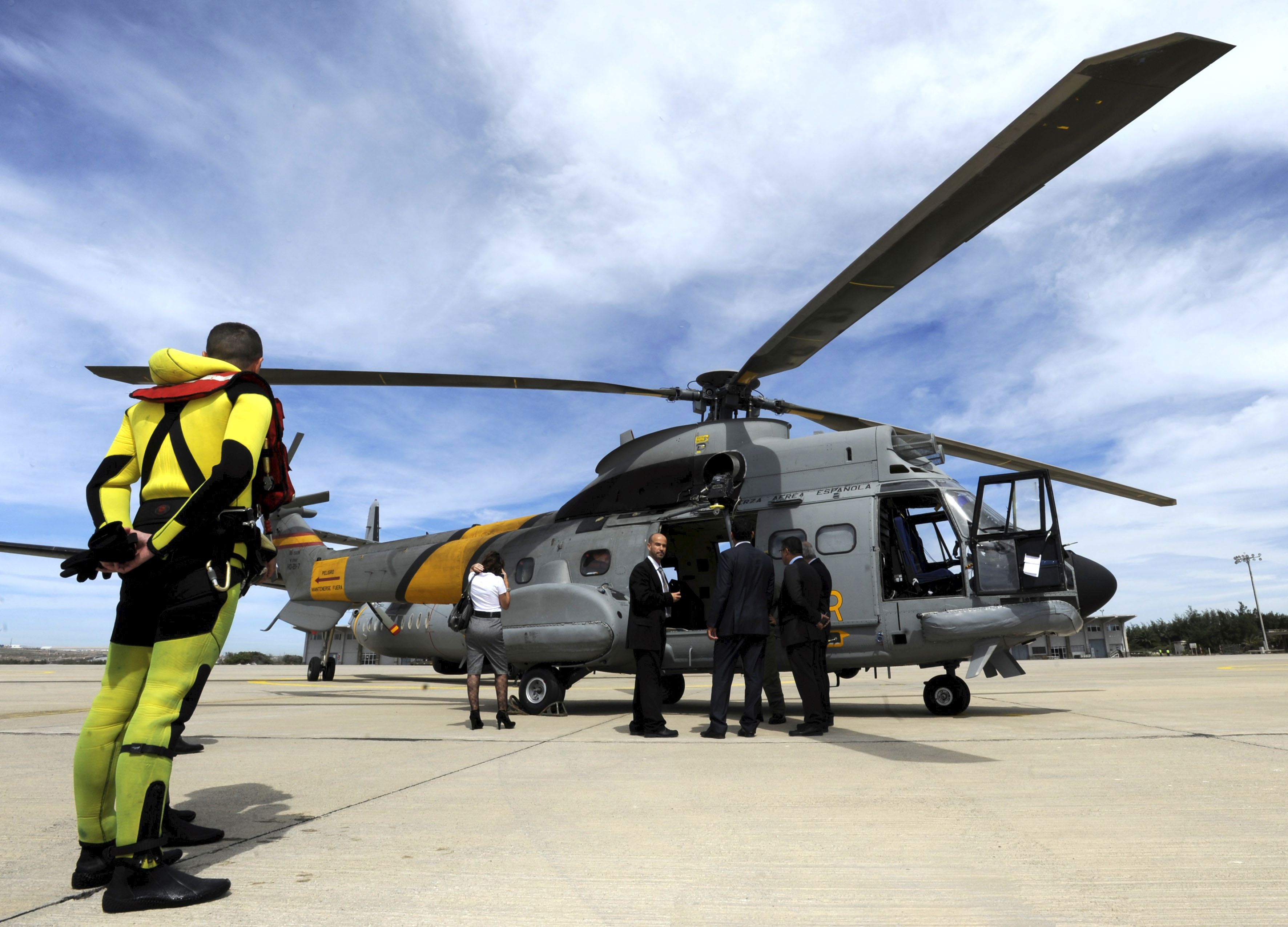 El rescate del helicóptero accidentado en Canarias cuesta a Defensa 3,2 millones de euros