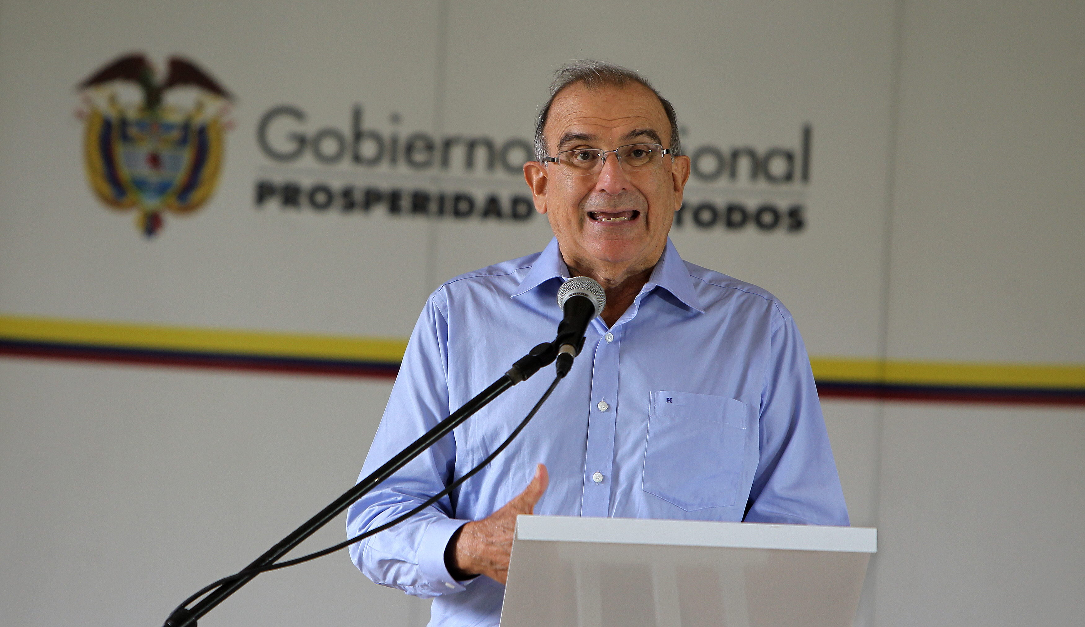 Negociador del Gobierno desmiente que se negocie con las FARC la reducción de las FF.AA.