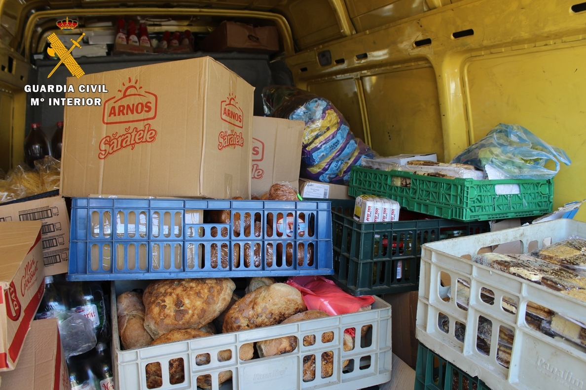 La Guardia Civil interviene una tonelada de alimentos en mal estado en el puerto de Palma