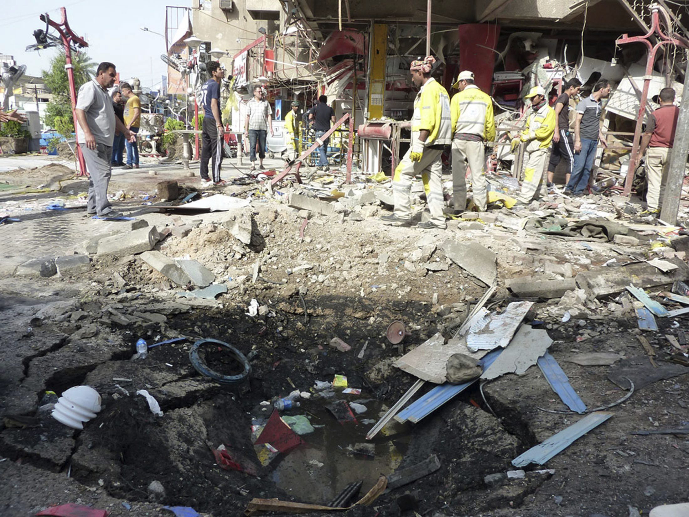 Mueren 11 personas y 17 resultan heridas en un ataque suicida al sur de Bagdad