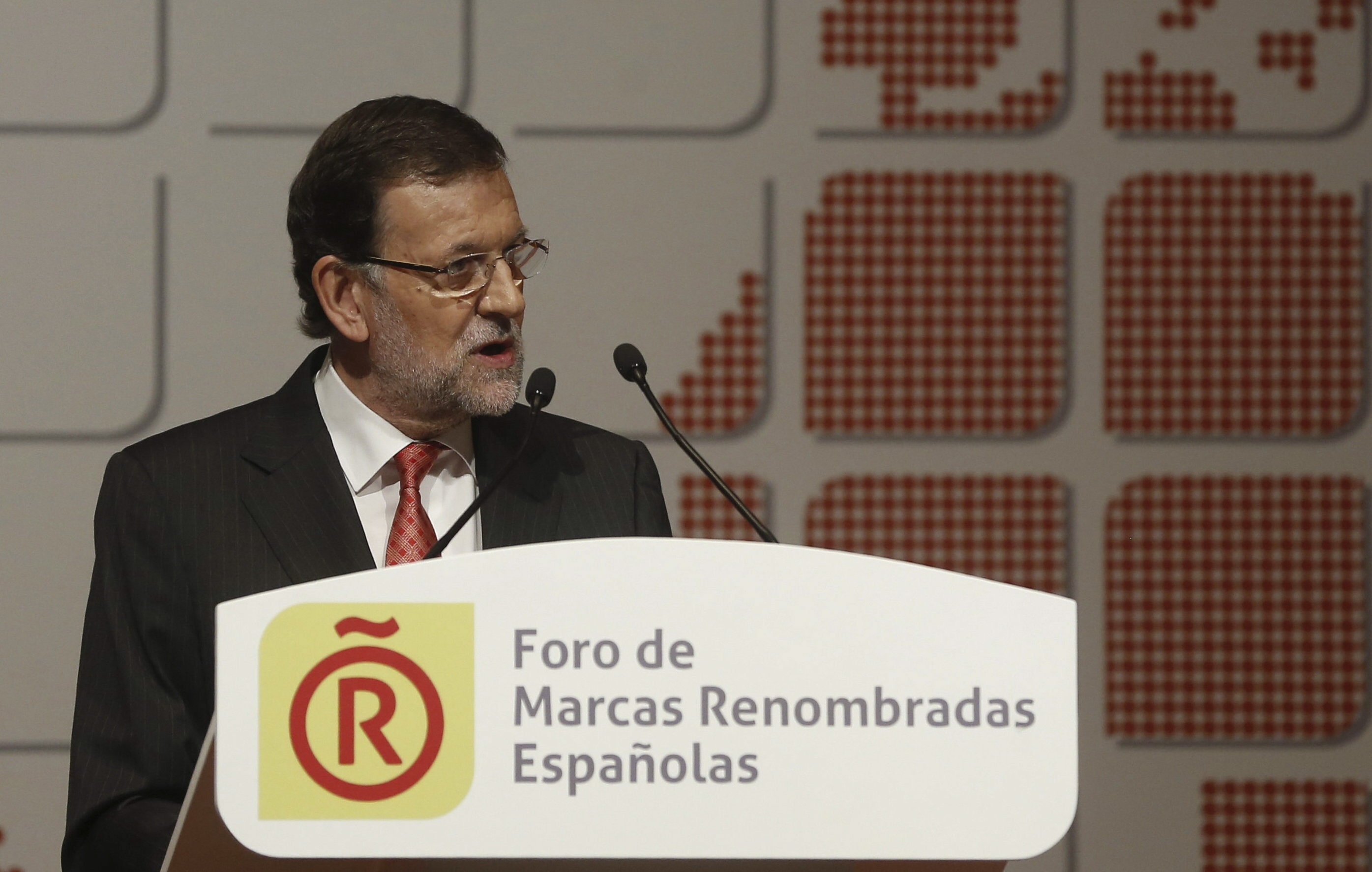 Rajoy asegura que la economía española crecerá por encima del 1 por ciento en 2014