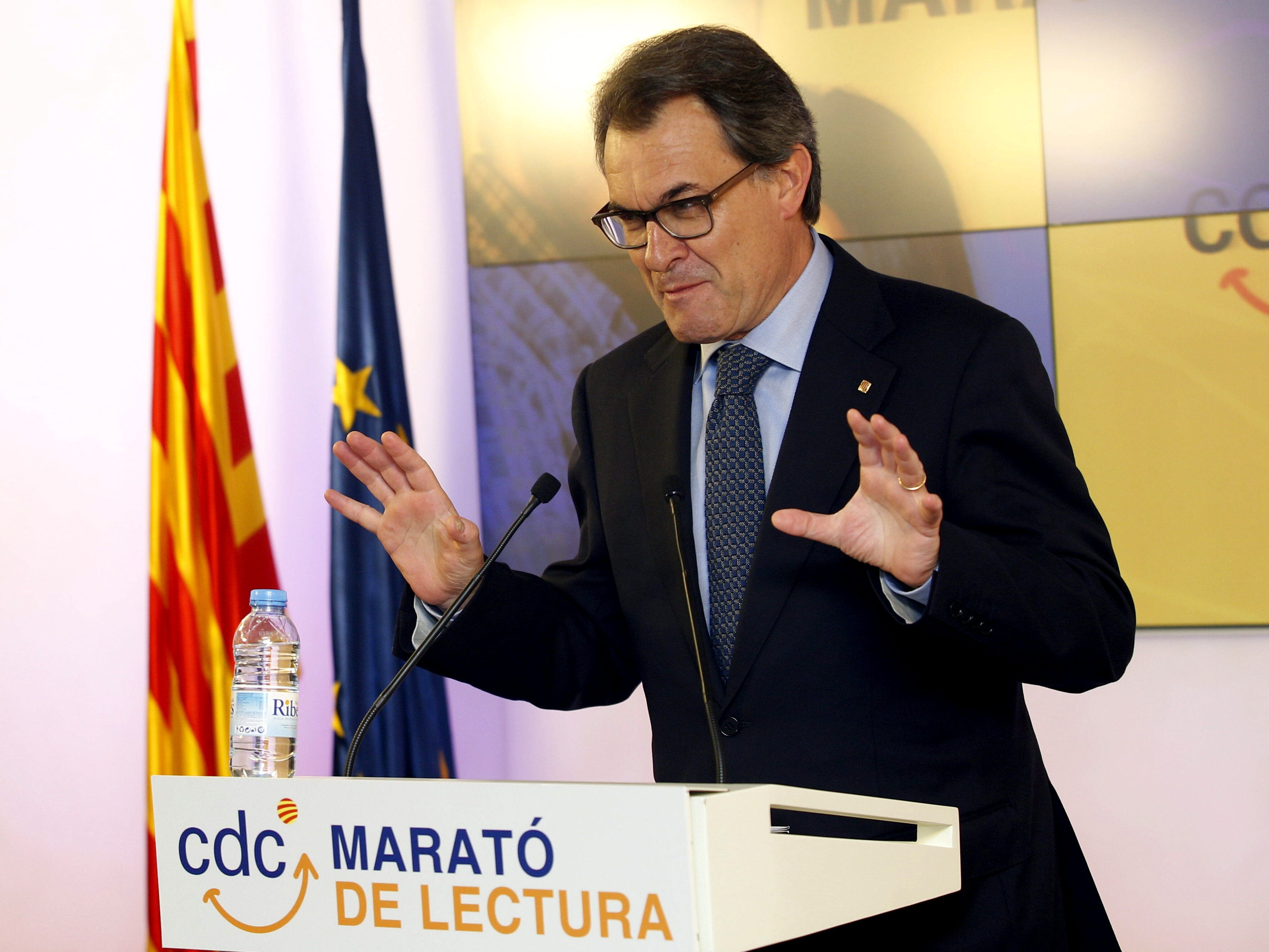 Artur Mas promete por carta a los funcionarios que la consulta se celebrará este año