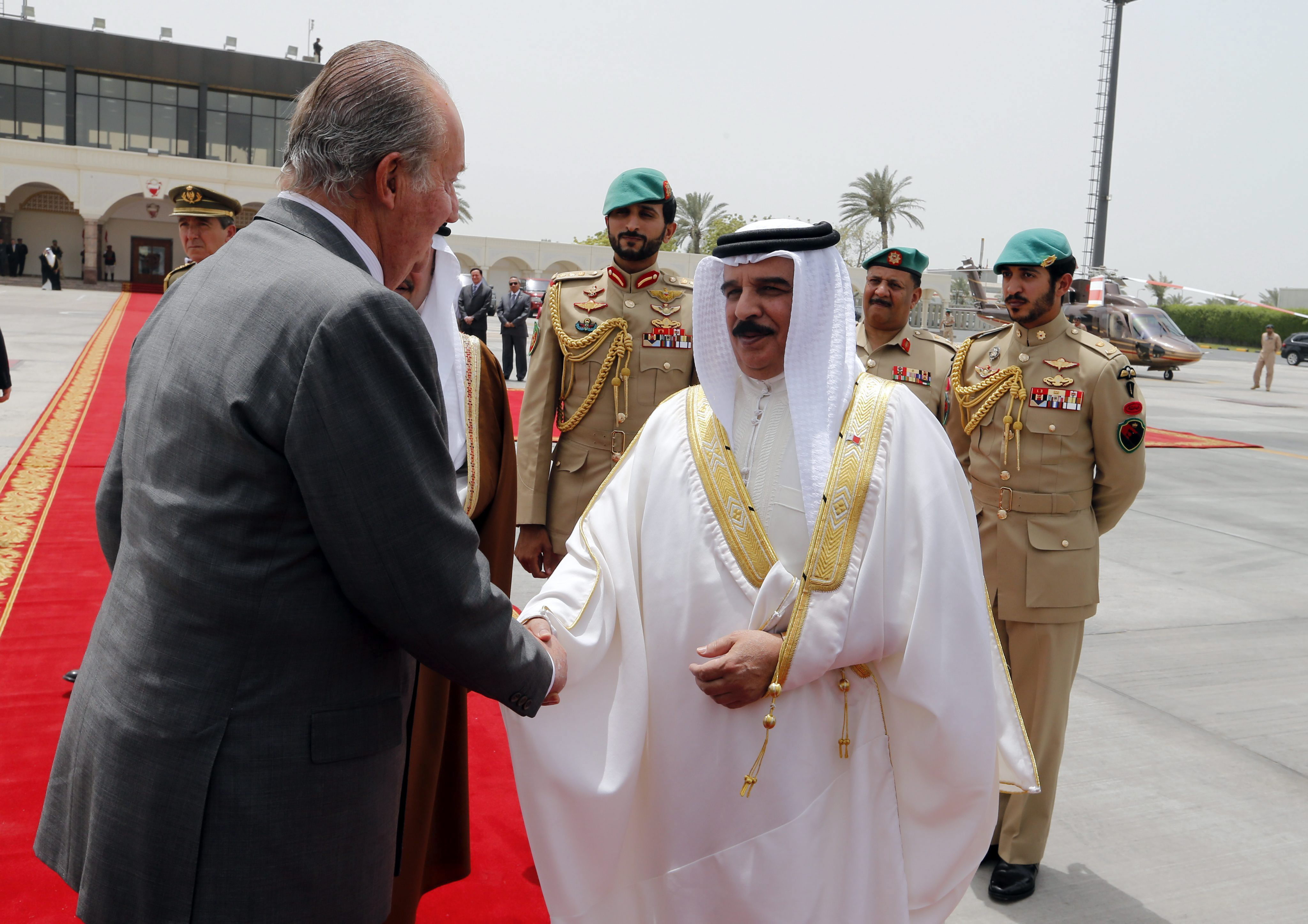 El Rey regresa a casa tras vender la »marca España» en los Emiratos Árabes