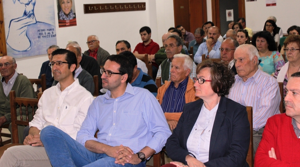 Gutiérrez (PSOE) pide el voto para ir «contra de aquellos que crean problemas a la gente y además los insultan»