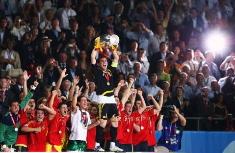 Diez jugadores de España aspiran a cerrar el círculo con dos Eurocopas y dos Mundiales