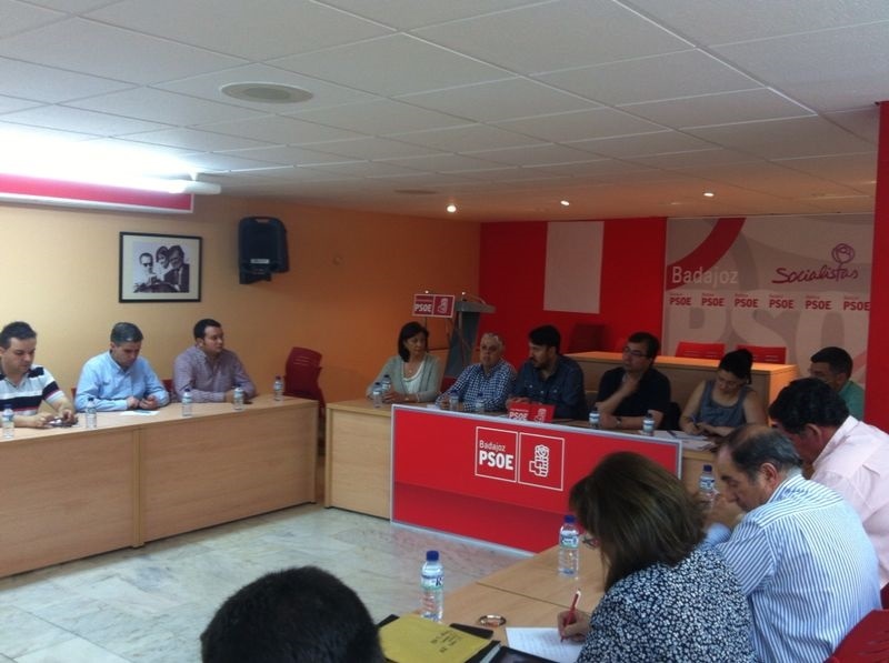 El PSOE de Badajoz apoya un congreso extraordinario federal abierto a la militancia