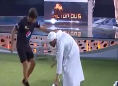Michel Salgado se disfraza de árabe para darle una sorpresa a Raúl