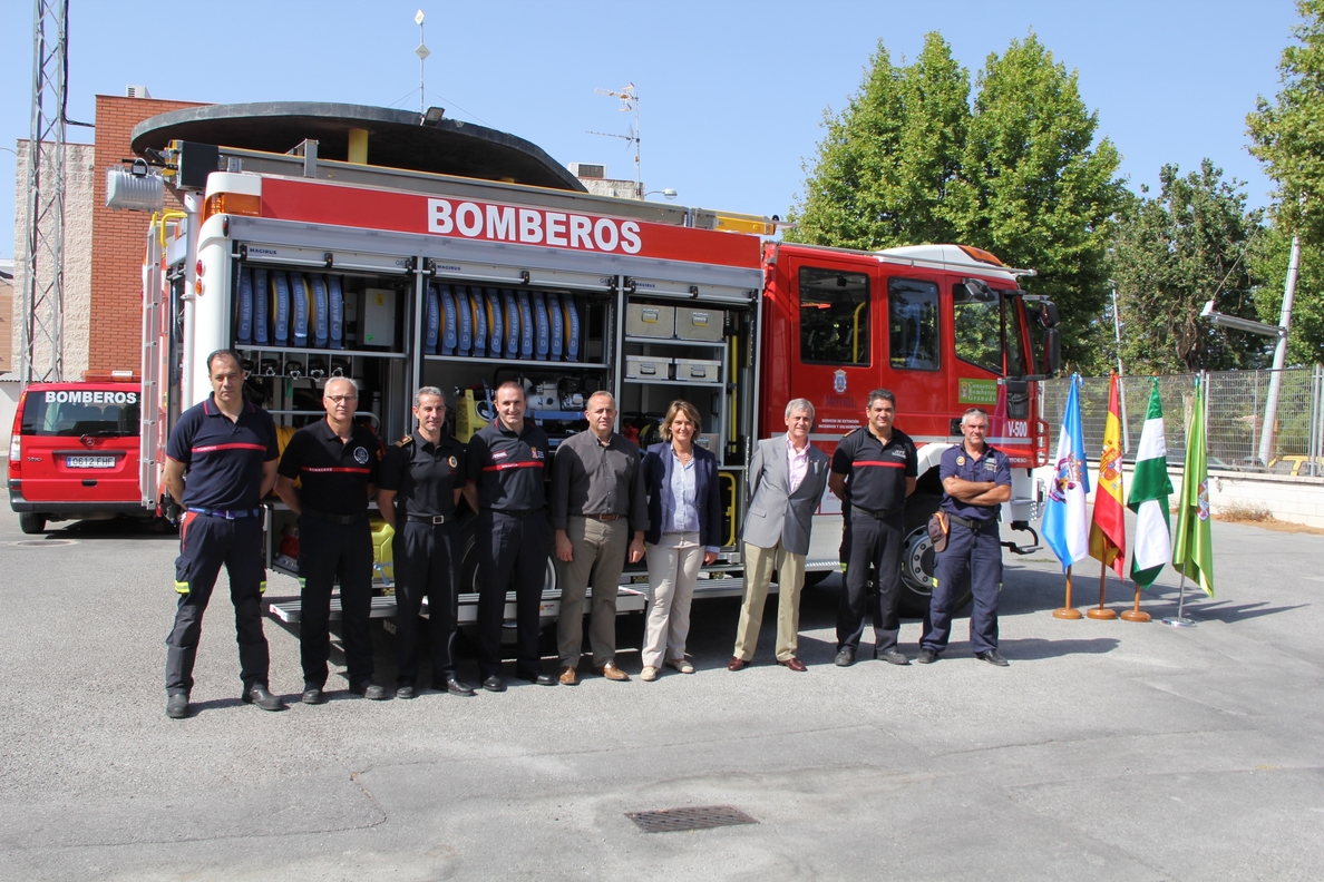 El Parque de Bomberos de Motril incorpora un nuevo vehículo para sofocar incendios forestales único en España