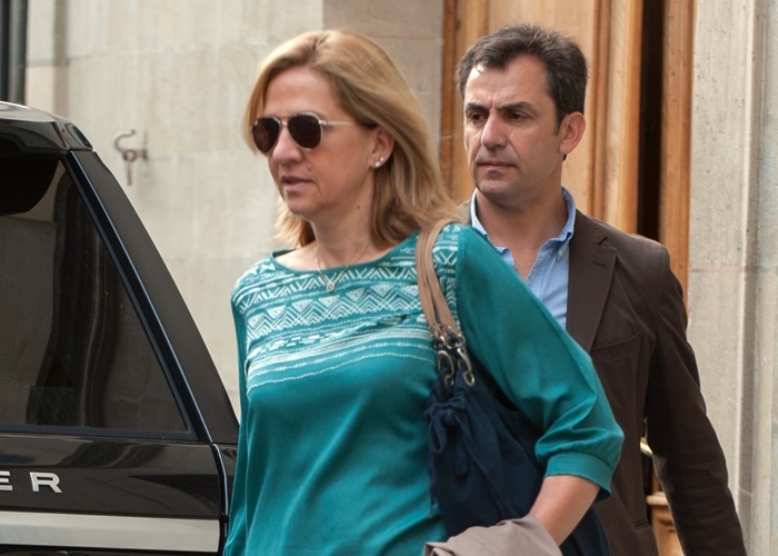 Amigos de la Infanta Cristina: «Se siente abandonada y psicológicamente hundida»