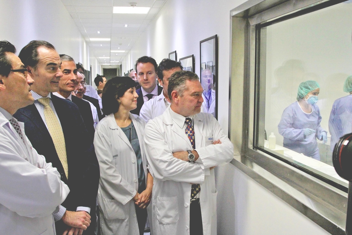 El hospital La Fe abre las nuevas salas de alta seguridad para la elaboración de medicamentos