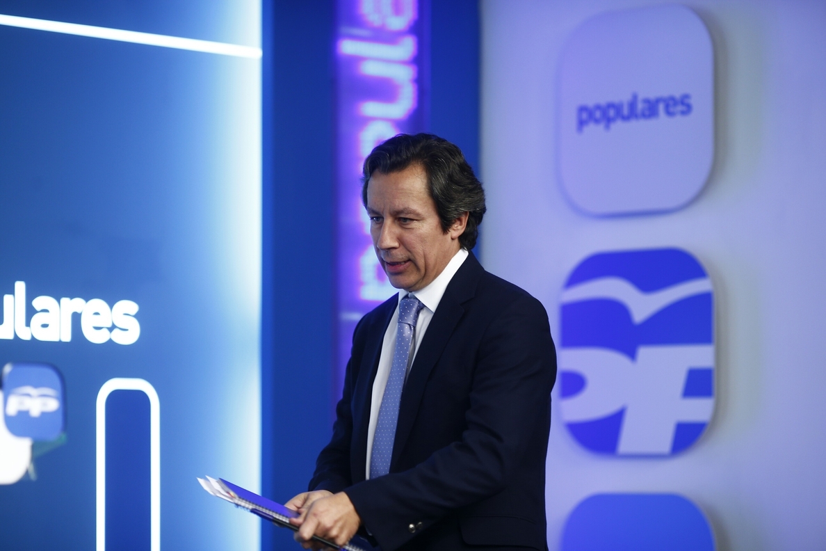 Floriano arremete contra el «populismo bolivariano de telepredicador» de Podemos que quiere «subvertir la democracia»