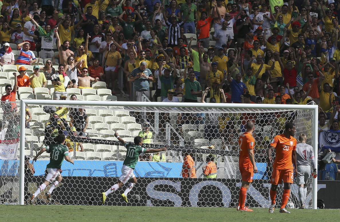 Brasil y Holanda, dos selecciones que traicionaron su fútbol en el Mundial