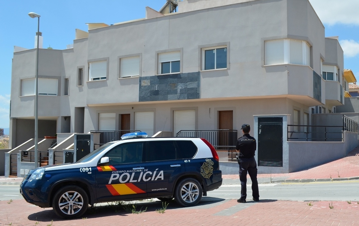 Sorprenden a tres jóvenes, dos de ellos menores cuando intentaban robar en una vivienda en Molina de Segura