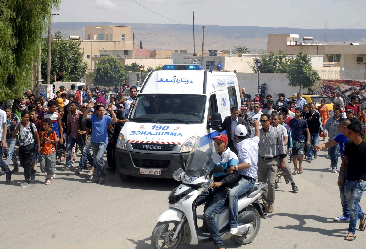Al menos 14 muertos en dos ataques terroristas en Túnez