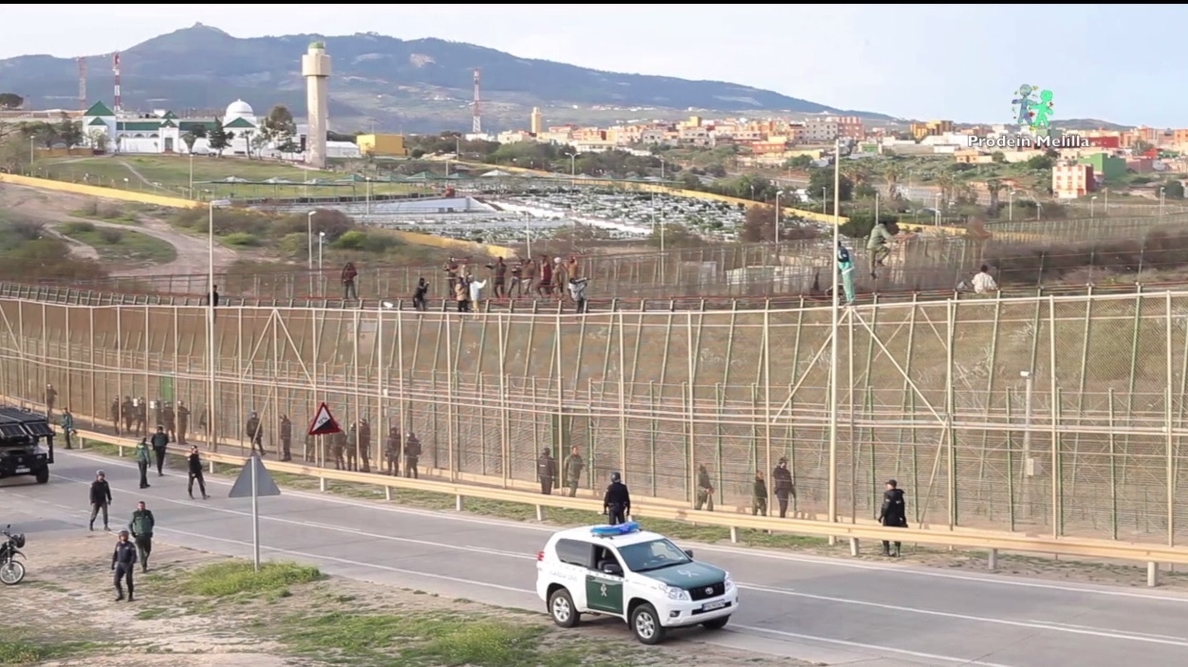 Jesuítas llevan ante la Defensora del Pueblo la «violencia» y «violación de derechos» en la frontera de Melilla
