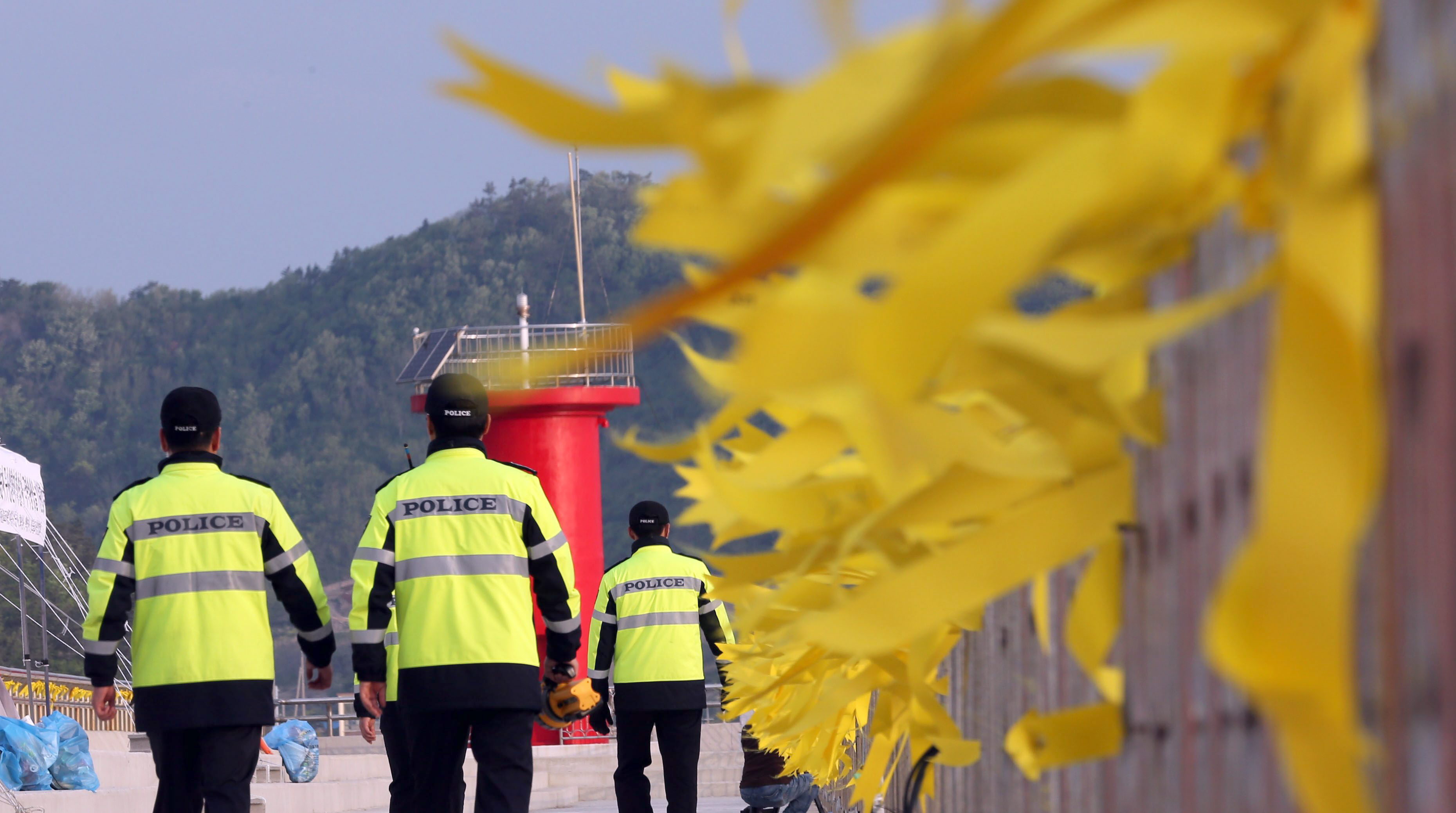Descubren el cadáver del dueño del ferry que naufragó en Corea del Sur