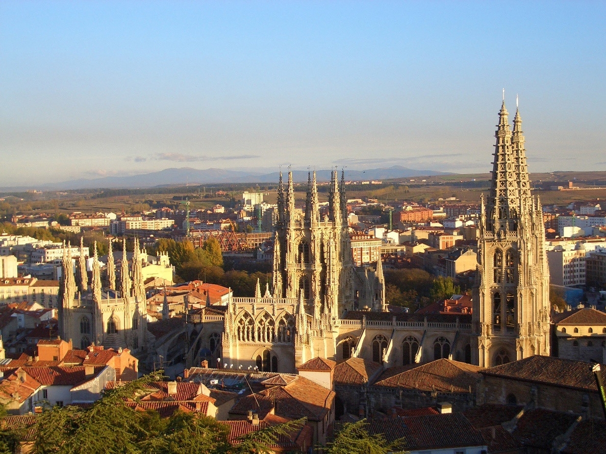 El número de turistas que visitó Burgos hasta mayo creció en 8.800 personas respecto a 2013