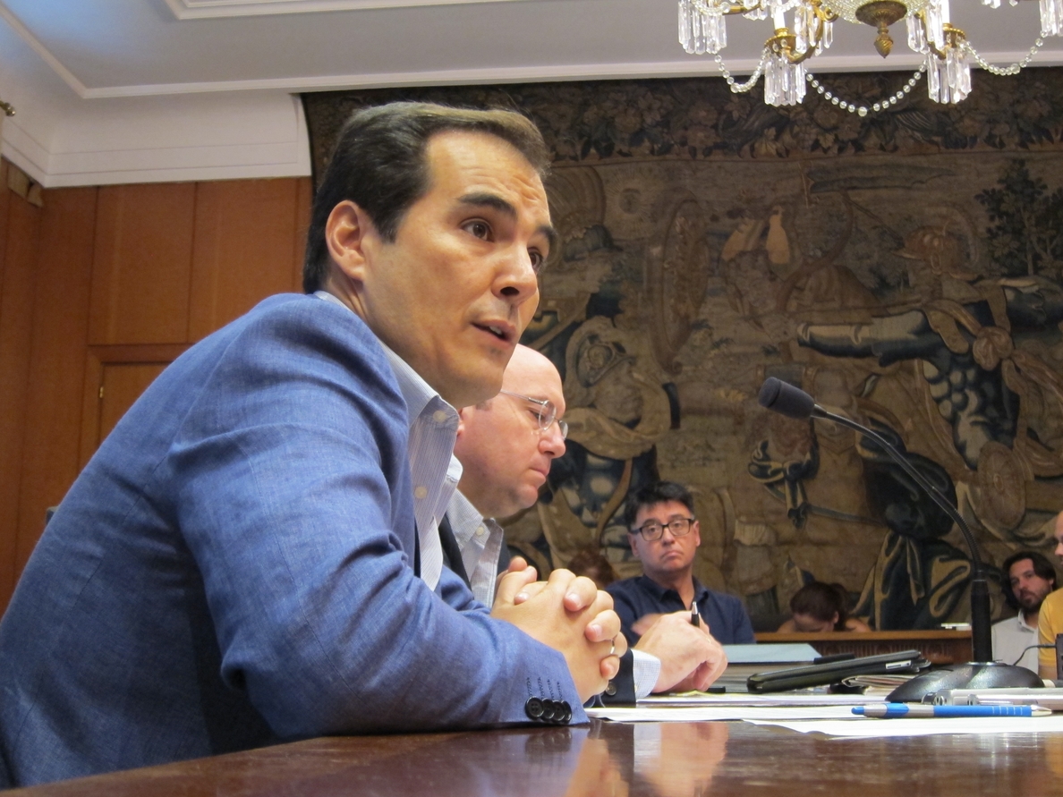 El alcalde culpa de los datos de Córdoba y Andalucía a la Junta por su «confrontación» con el Gobierno