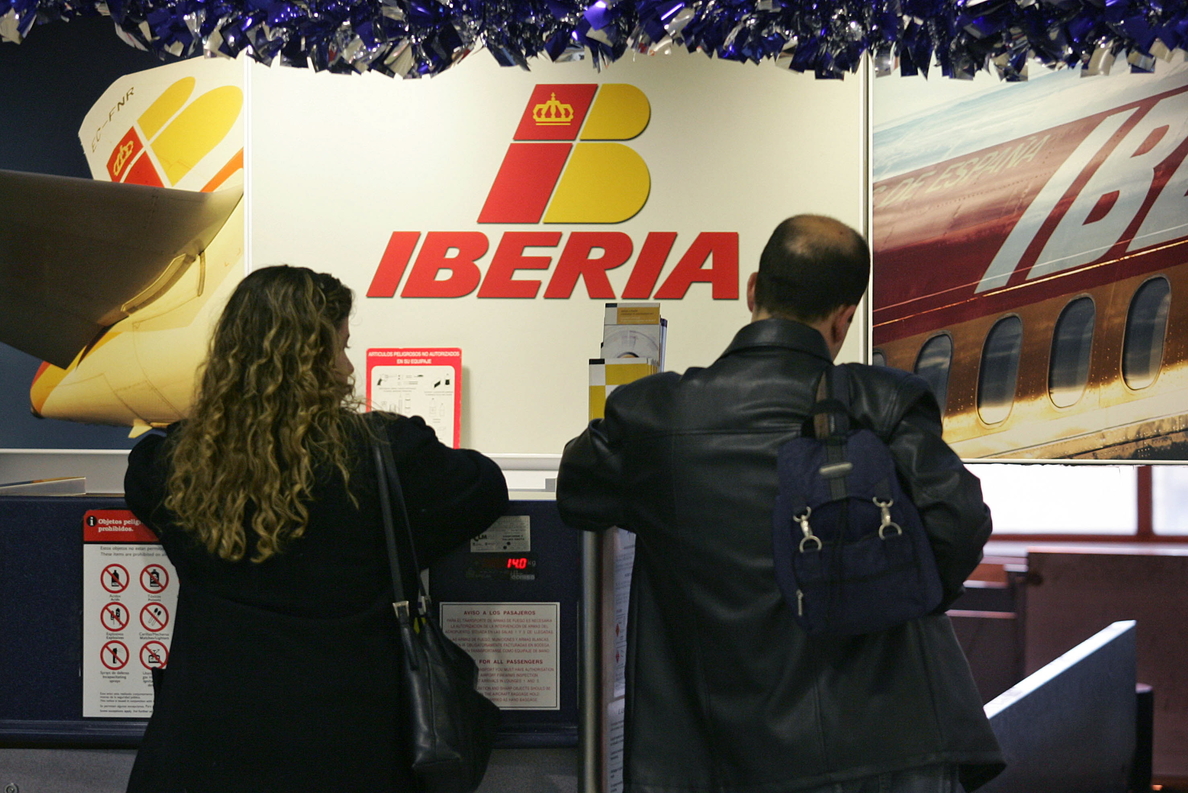 Iberia pacta un ERE voluntario para 1.427 empleados de tierra y pilotos