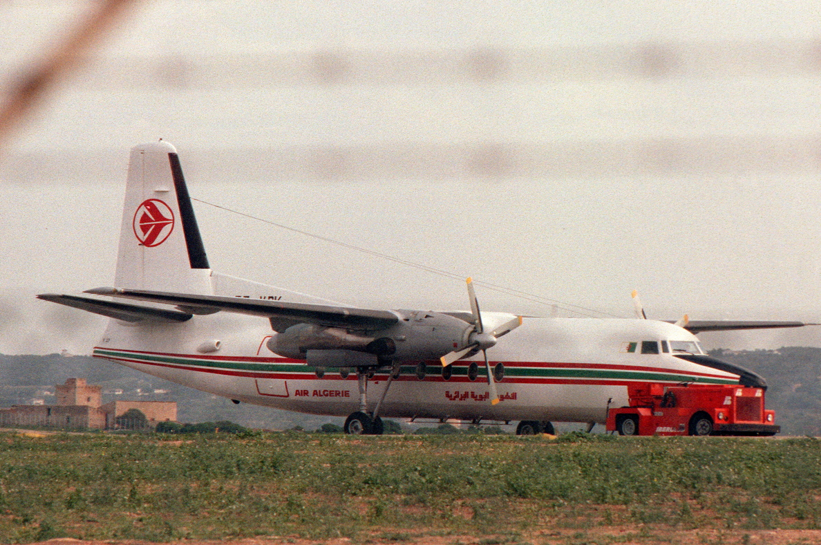La aerolínea española Swiftair pierde el contacto con un avión con más de cien personas a bordo