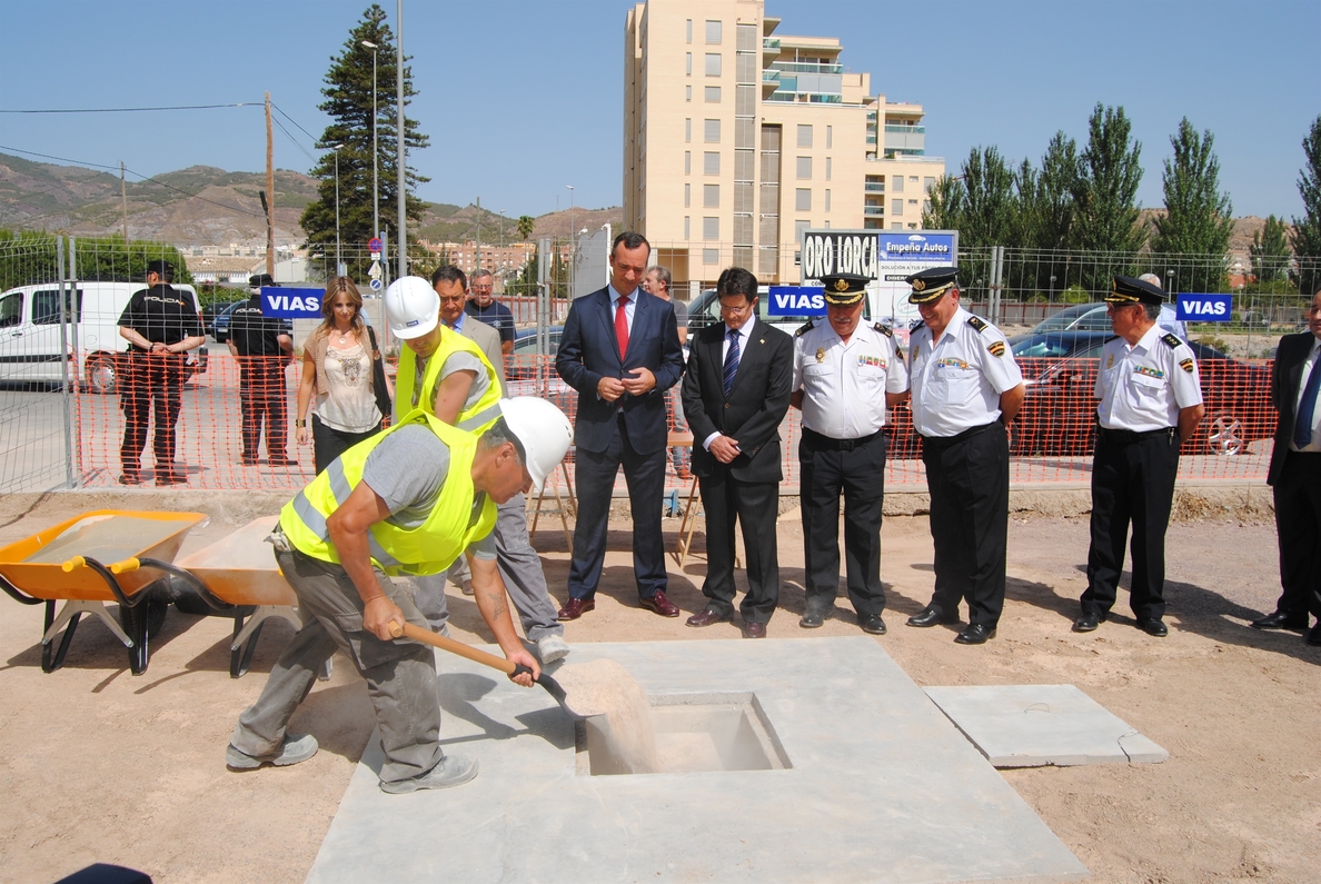 Colocan la primera piedra de la futura Comisaría de Lorca, que estará concluida en año y medio