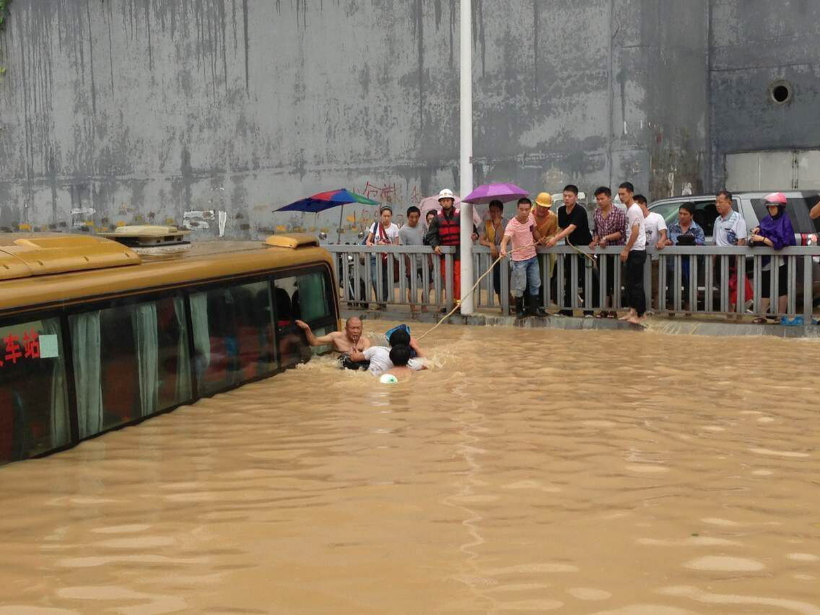 El tifón Matmo afecta a más de 400.000 personas en China tras el paso del Rammasun