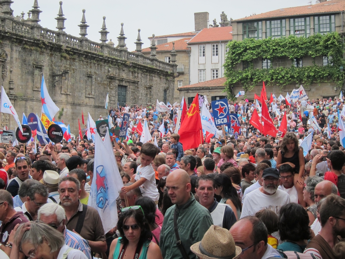 Miles de personas se manifiestan con el BNG en Santiago por «la soberanía» de Galicia y Vence llama a sumar fuerzas
