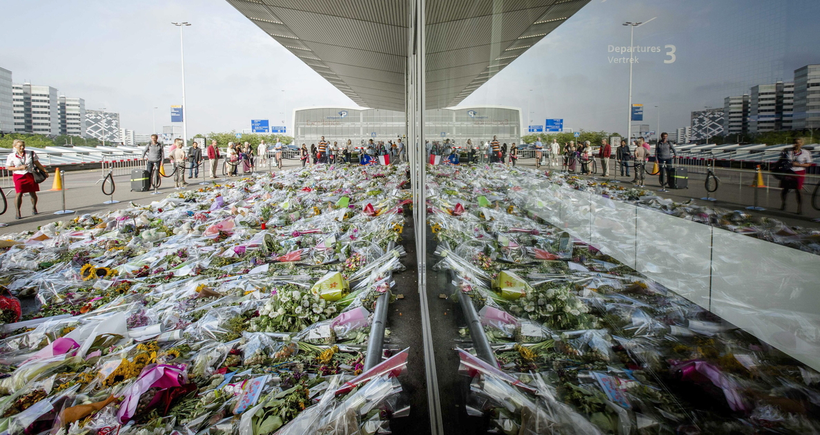 El último vuelo con restos fallecidos del avión malasio salió rumbo a Holanda